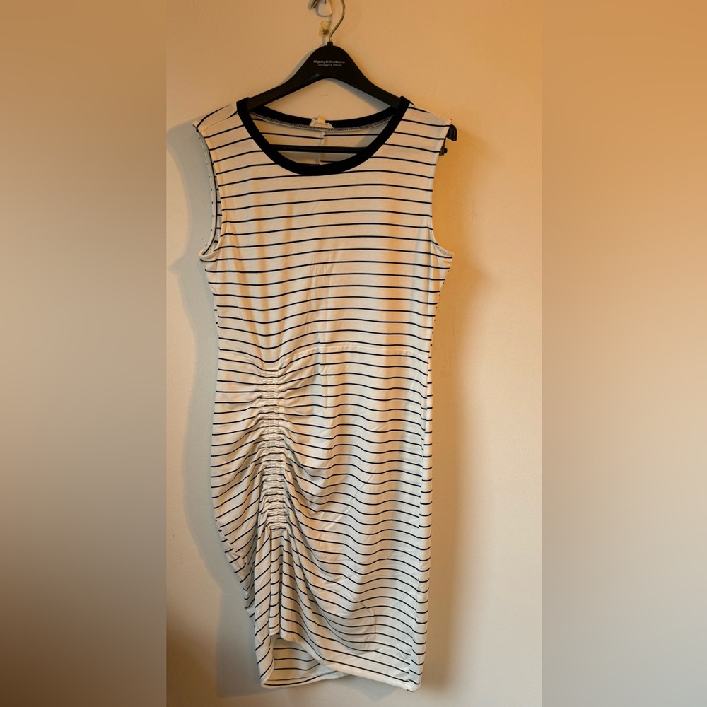 Size Large Hem & Thread Dress